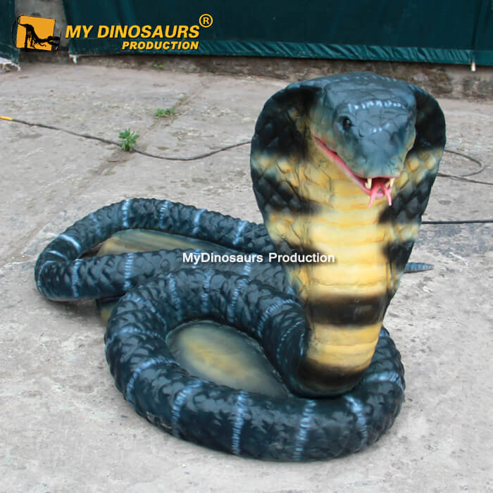 AA-023 野生動物園合影道具仿真眼鏡蛇模型