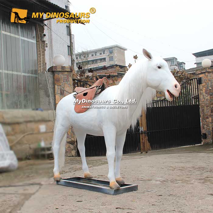 AA-156 騎乘白馬互動仿真發(fā)聲模型公園擺件