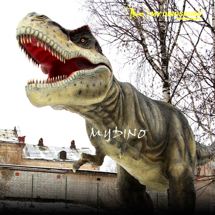 T-REX-statue