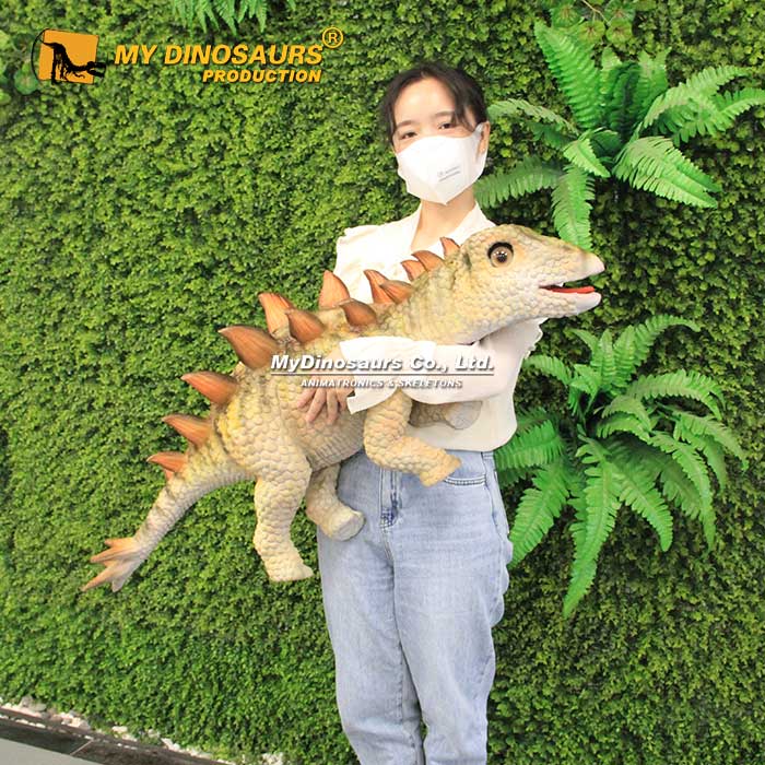 Baby-stegosaurus-Puppet