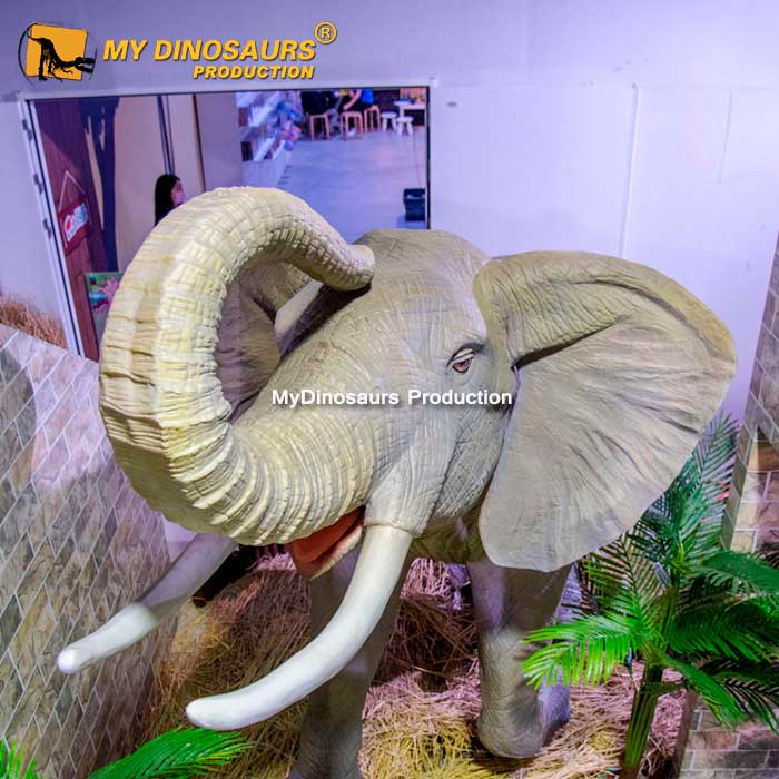 Animatronic-elephant