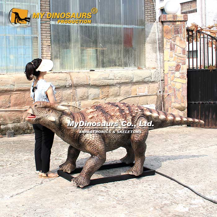animatronic-Minmi-dinosaur-1
