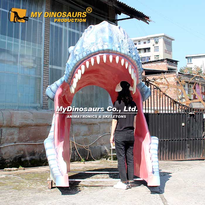 Dinosaur-Head-Gate-3