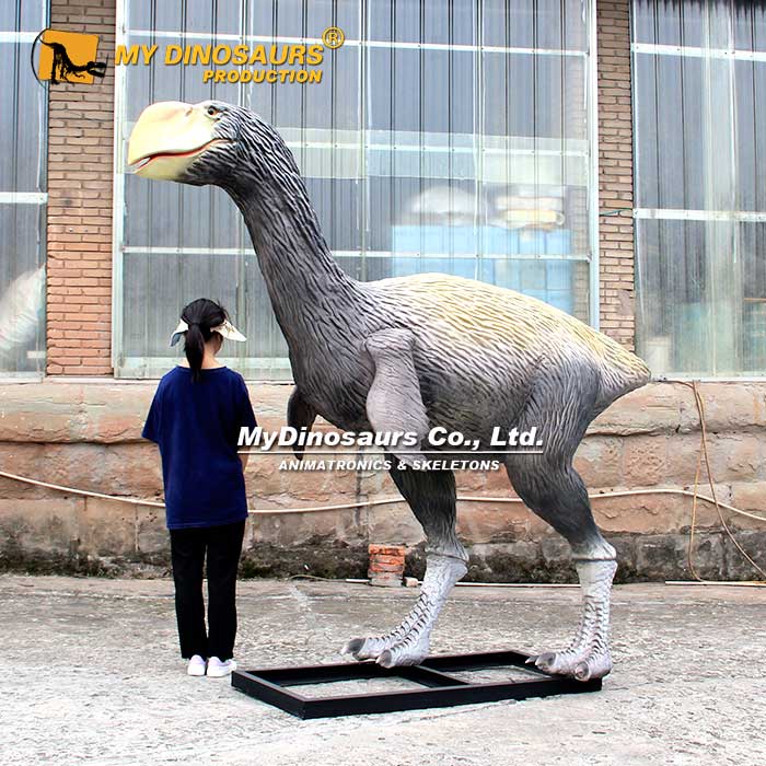 The-demon-duck-of-doom-statue