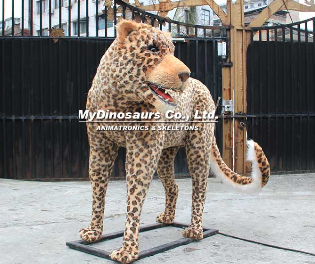 大型仿真動物模型.png