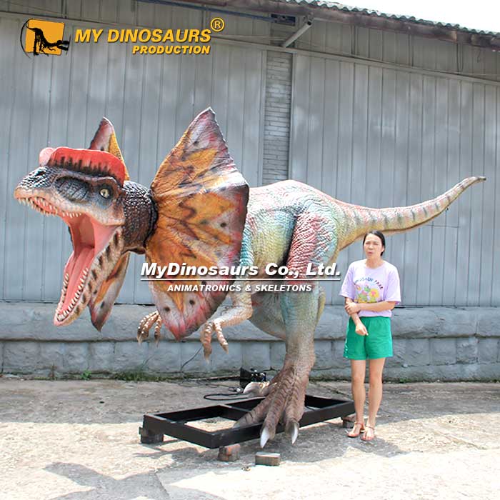 7M-long-dilophosaurus-animatronics-2
