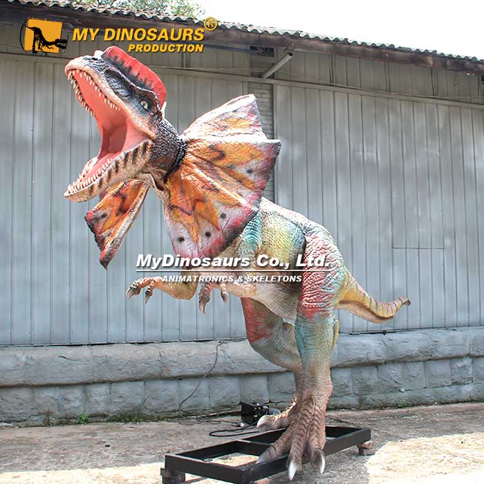 7M-long-dilophosaurus-animatronics-3